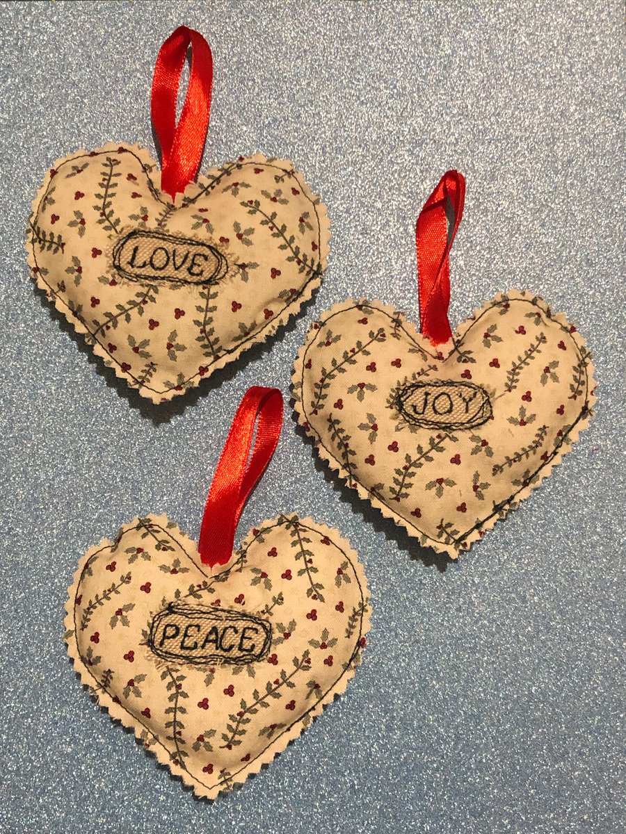 Cosy Country Christmas Holly Berry Hanging Heart Love Peace Joy Shabby Chic