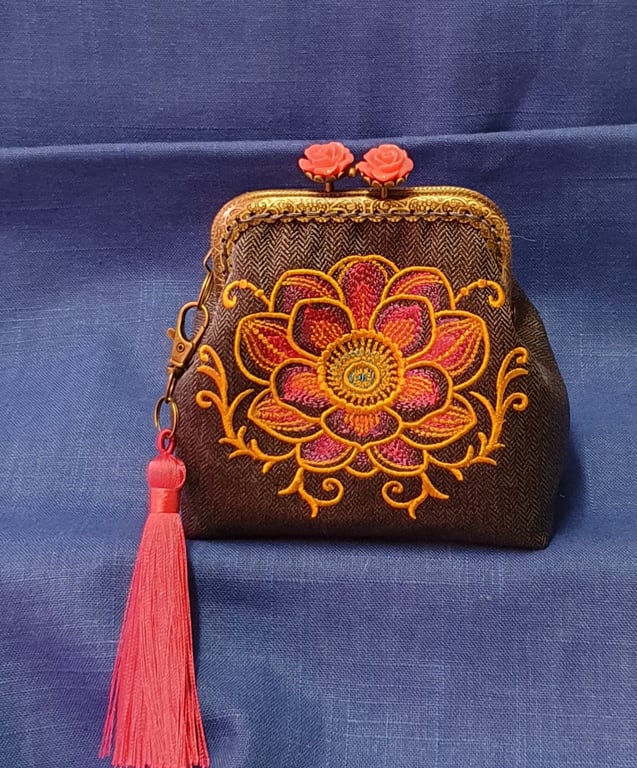 The Gilded Mirage Anemone Coin Purse