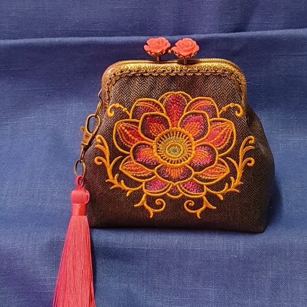 The Gilded Mirage Anemone Coin Purse