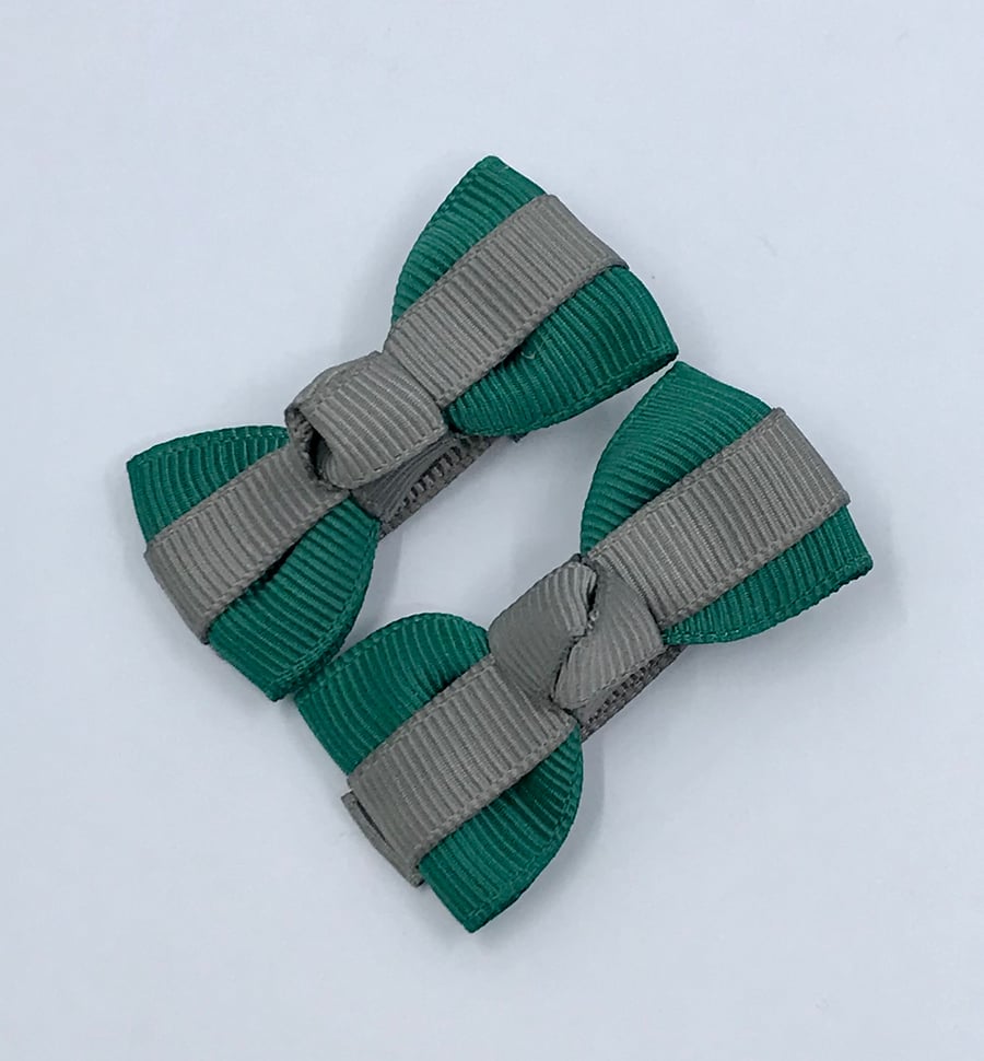 School Itty Bitty Hunter Green and Grey on Clips (pair)
