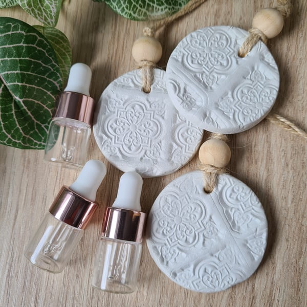 Clay oil diffusers set of 3 round hanging decorations home decor gift idea
