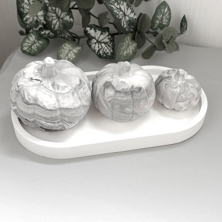 Grey & White Marbled Pumpkin Set with White Oval Tray