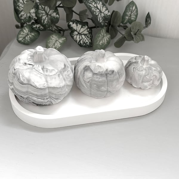 Grey & White Marbled Pumpkin Set with White Oval Tray