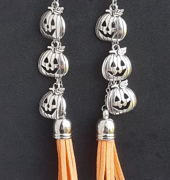 Pumpkin Spice Dangly Triple Pumpkin Charm Earrings - Light Orange Tassel
