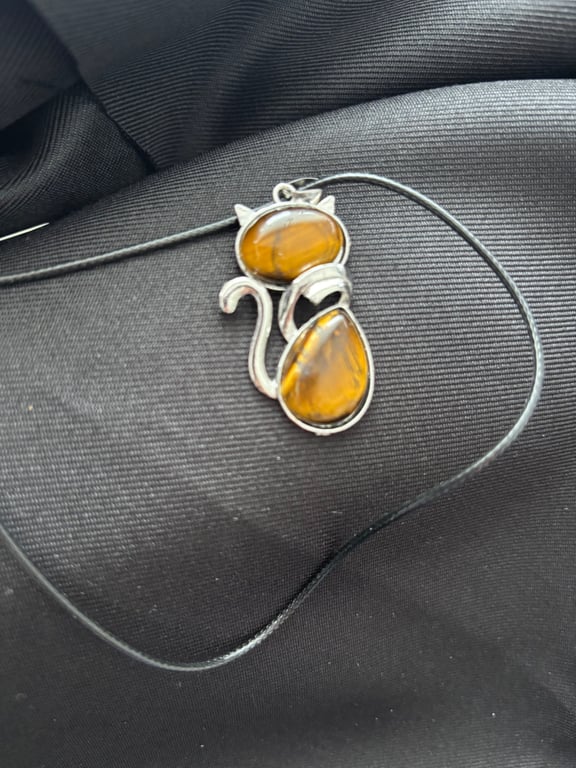 Handmade cat pendant 
