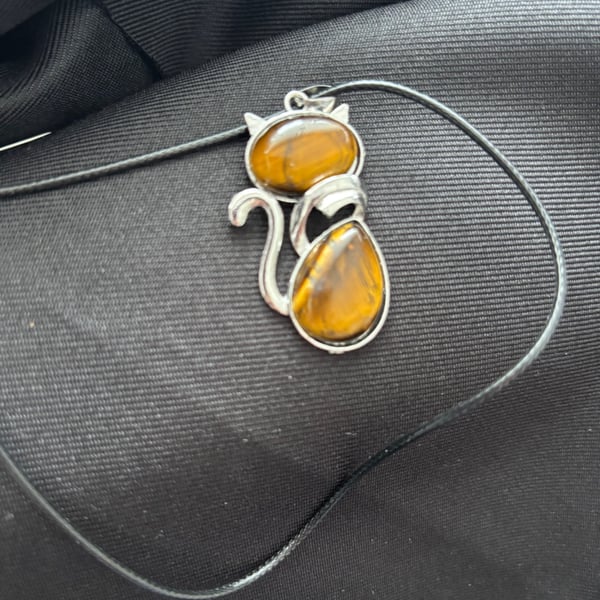 Handmade cat pendant 