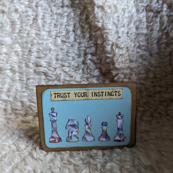 Small inspirational card 'trust your instincts'