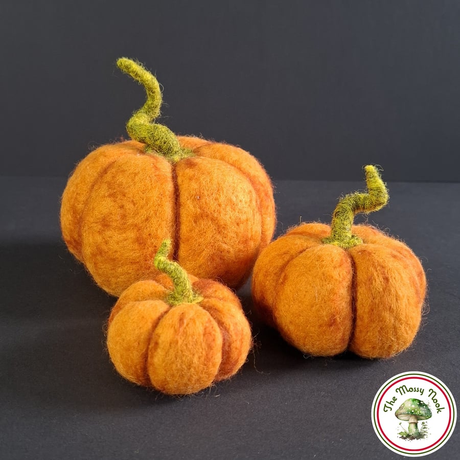 Set of 3 Orange Pumpkins. Needle Felted with Wool Fibres..