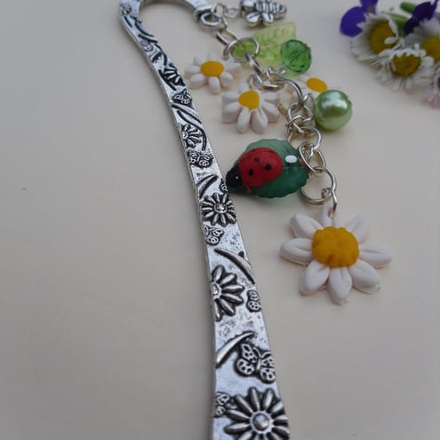 Daisy Chain Bookmark