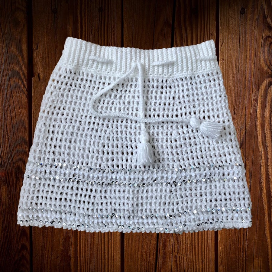White miniskirt with sequins. Handmade. Crochet. U.K. size is small S.