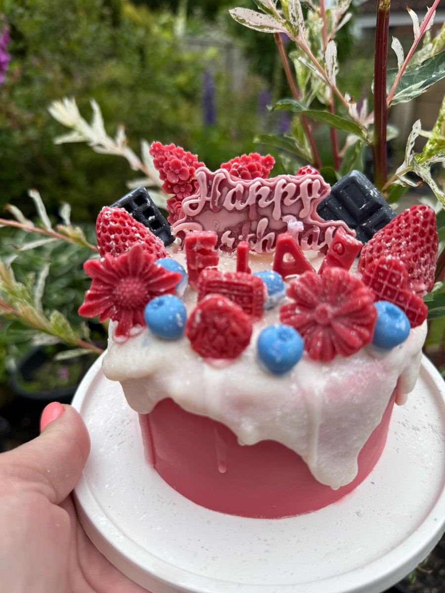 Candle, birthday cake 