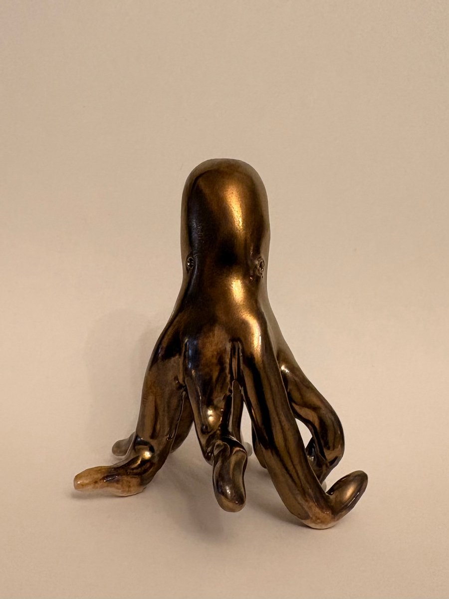 Gold octopus