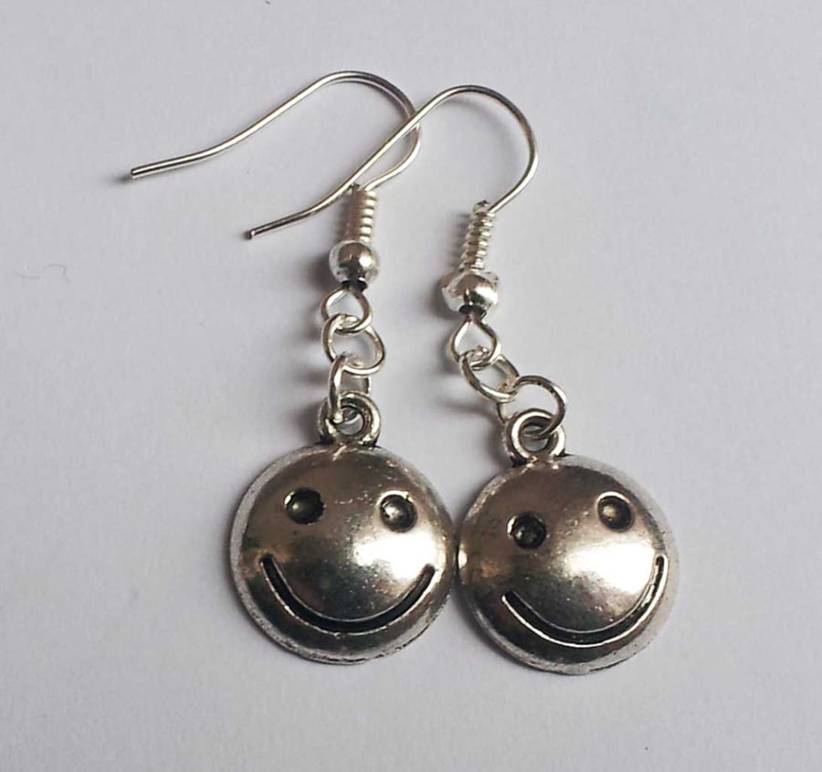 Silver Plate Happy Smiley Face Drop Dangle Earrings 