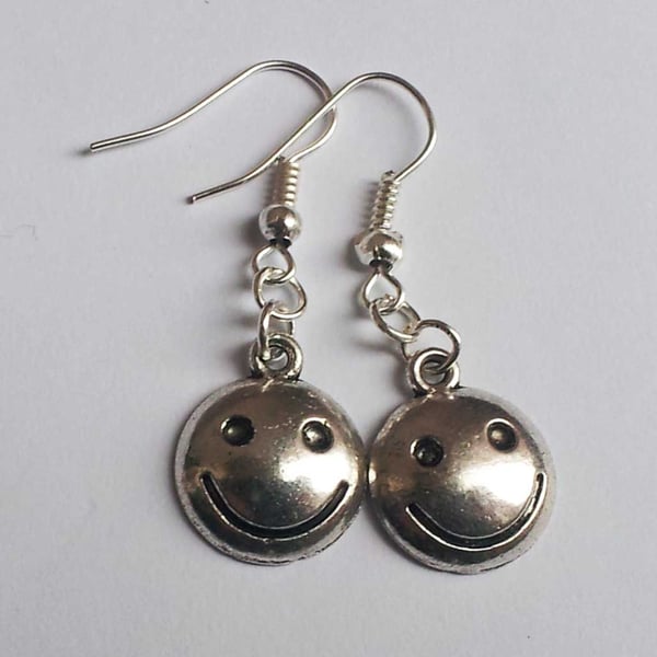 Silver Plate Happy Smiley Face Drop Dangle Earrings 