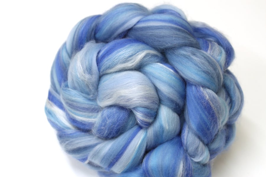 Merino Wool and Silk Blend Combed Top Sky Blue 100g 3.5 oz