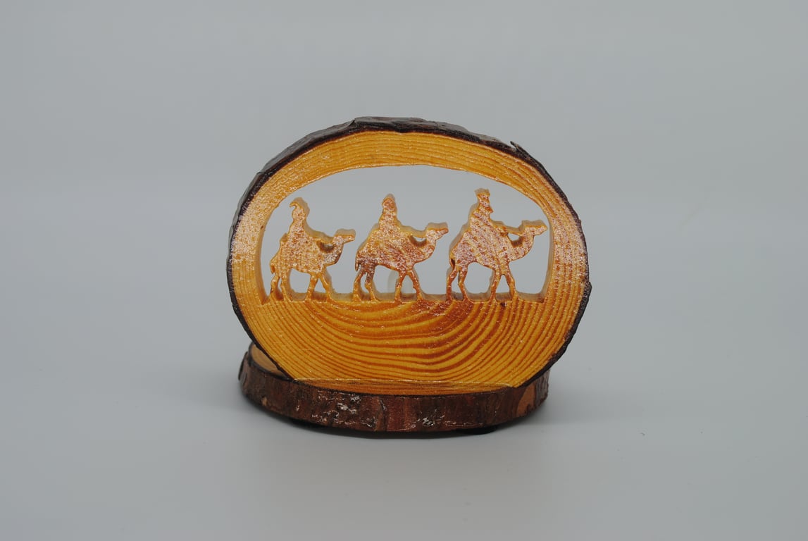 Christmas Decoration - Wood Slice Tea Light Stand '3 Wise Men on Camels'