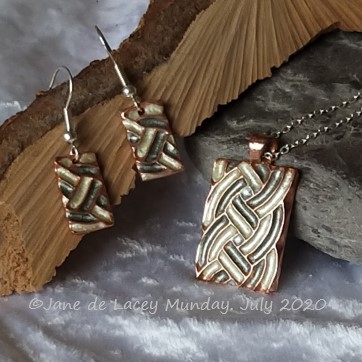 Knot Pendant & Earrings Set