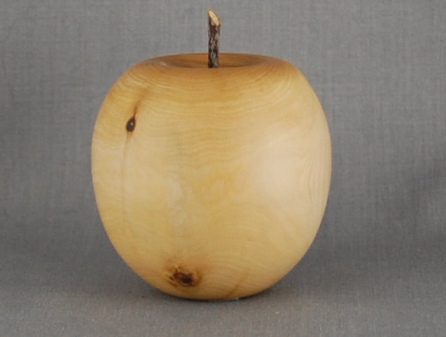 Cedar Wood Apple  