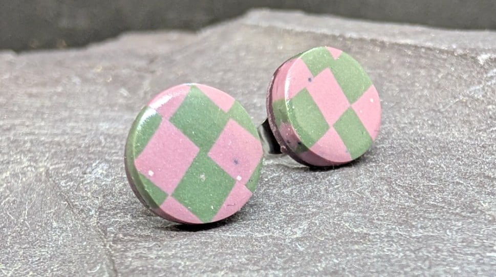 Circular chequerboard stud earrings 