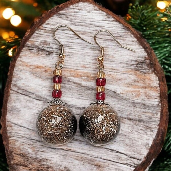 Golden earrings, boho earrings, Chrismassy feel earrings