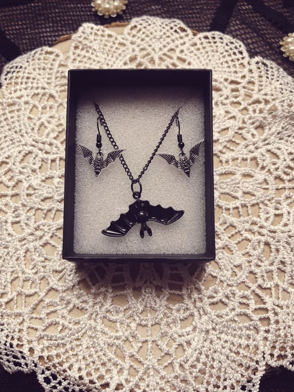Witchy bat necklace and earring set