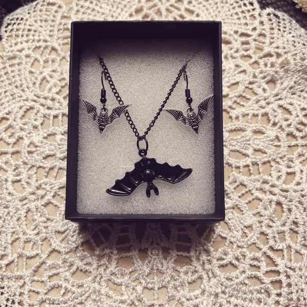 Witchy bat necklace and earring set