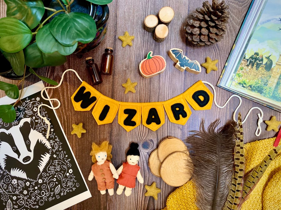 Wizard Magic School Yellow & Black House Colours Mini Bunting Garland