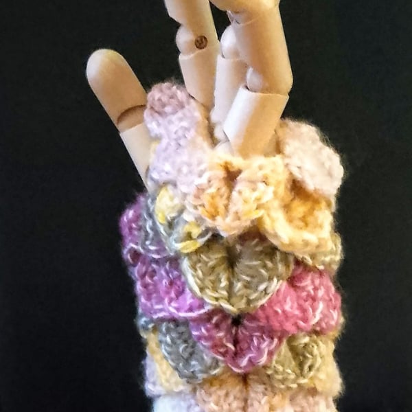 Crochet fingerless wrist warmers 