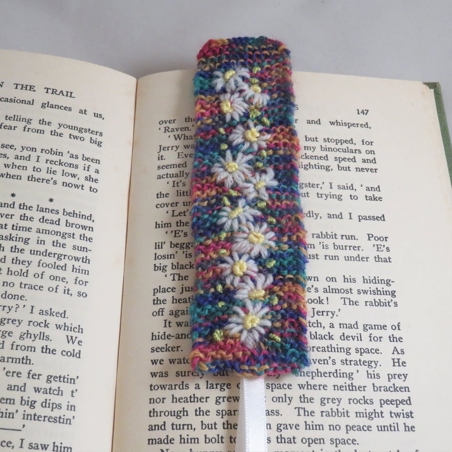 Embroidered Daisies on Knitted Bookmark