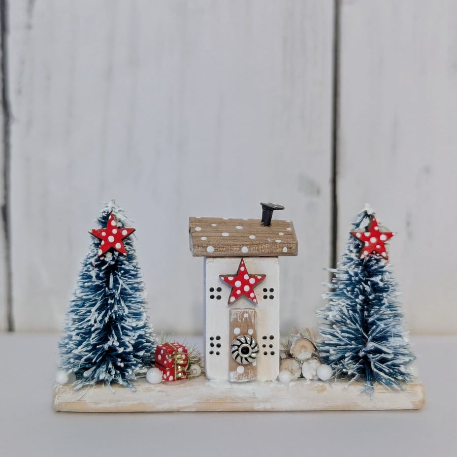 Christmas Polka Dot Star Cottage - Tiny Handmade Wooden Christmas Decoration 