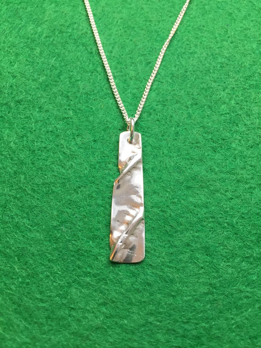 Silver fold formed necklace 