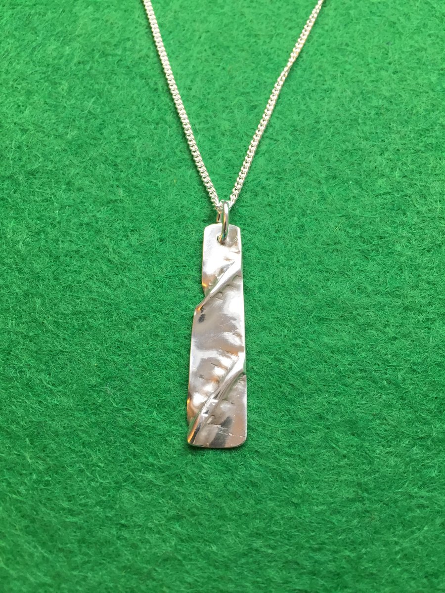 Silver fold formed necklace 