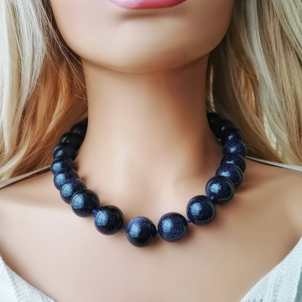 MIDNIGHT BLUE SANDSTONE NECKLACE