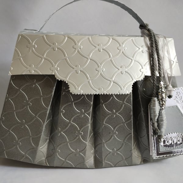 Super Silver Fanfold Handbag Style Gift Box 