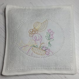 Crinoline Lavender Sachet (Tulip) PB2