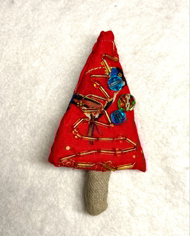 Christmas tree brooch, beads and gold thread