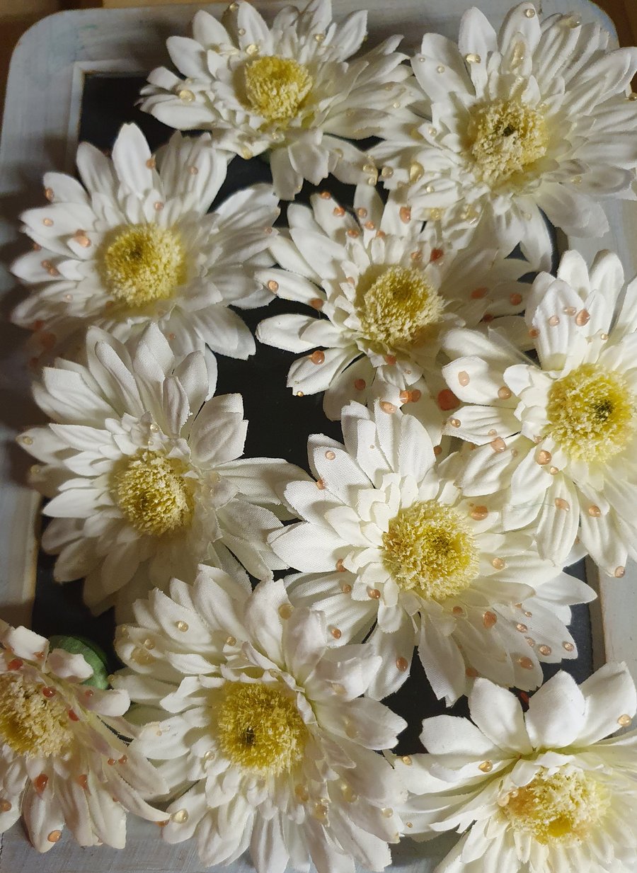 Ten fabric daisies - life-size 