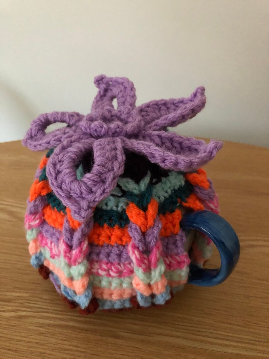 Tea Cosy Hand Crocheted Hibiscus Flower Pattern Multi Colour 4-6 Cup (R529)