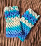 Size small Dragonscale Fingerless gloves  - Image 3
