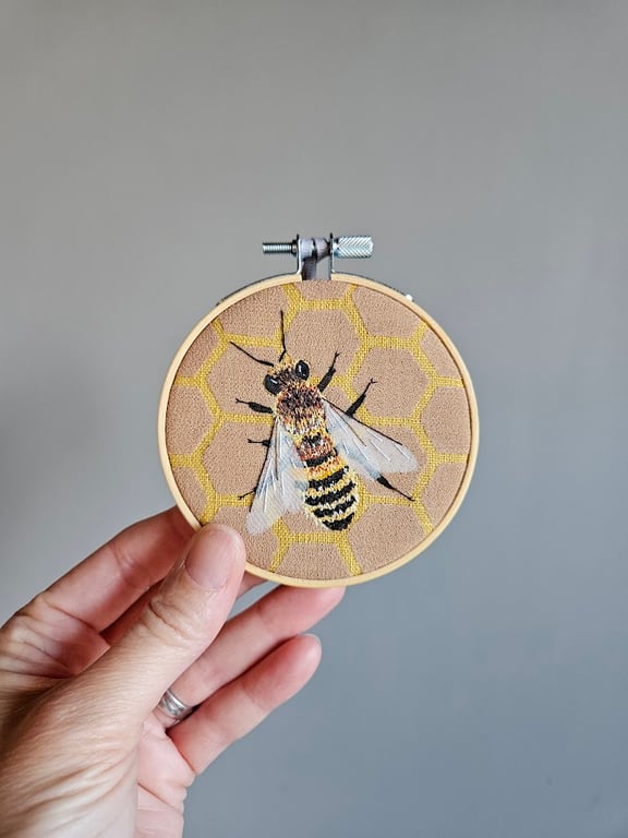 Handmade honeybee hanging decoration - mini hoop - applique and embroidery
