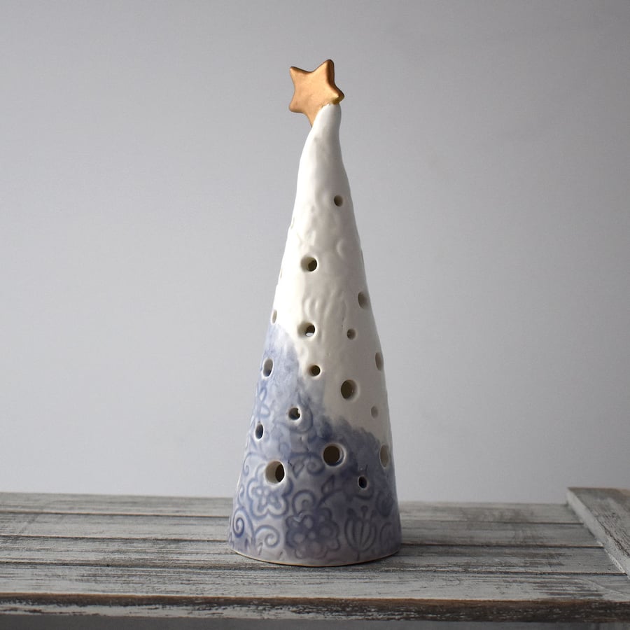A299 Ceramic Christmas Tree Tea Light Holder (UK postage free)