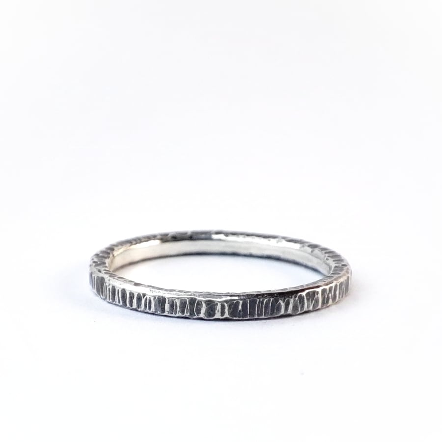 Sterling silver patterned band
