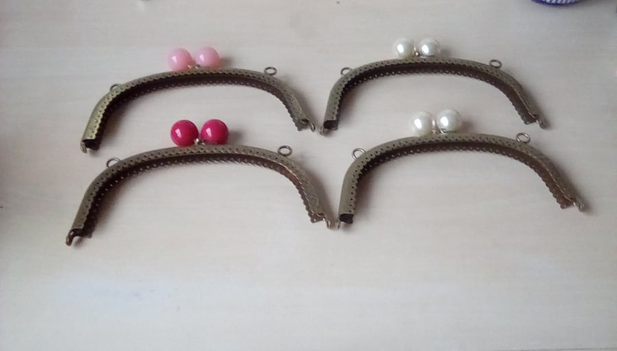 4 Antique Arched sew in Bubble clip frames