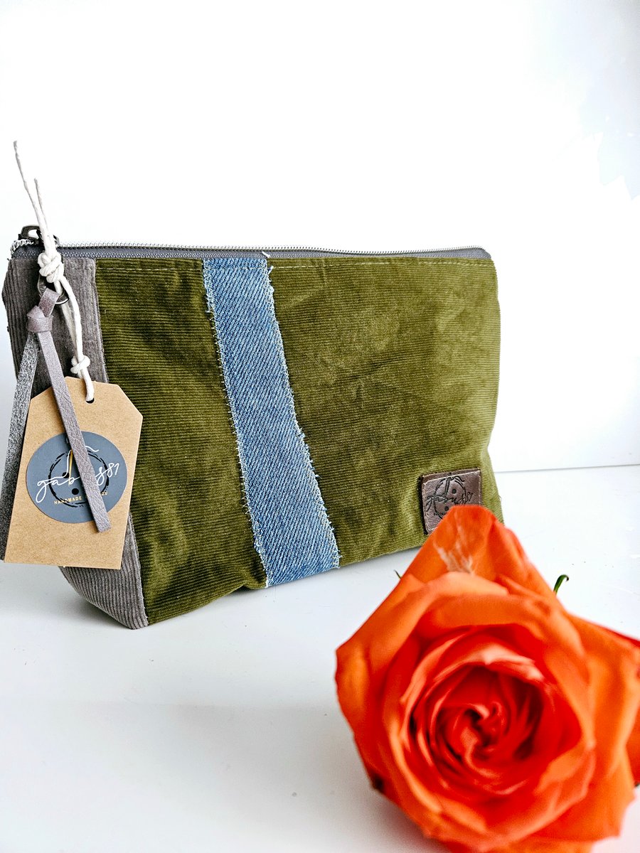 make-up bag, corduroy case, green makeup case