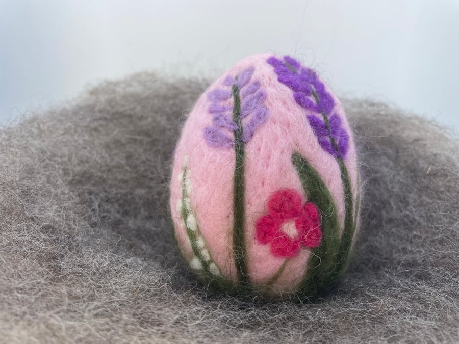 Felted Easter Egg, Needle Felt Easter Decoration, LAVENDER, PURPLE, Flowers