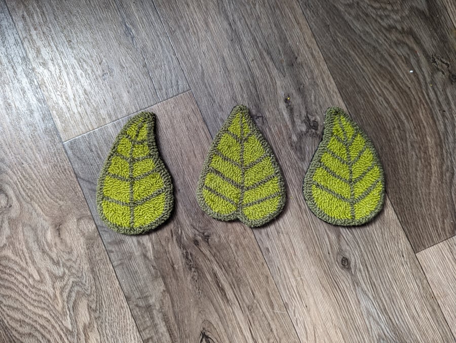Set of 3 Leaf Mug Rug or Decoration