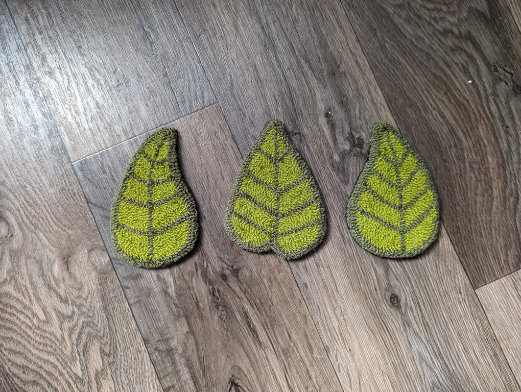 Set of 3 Leaf Mug Rug or Decoration