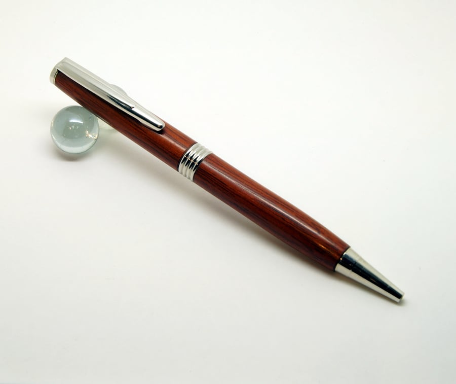 Streamline pen in Paduak