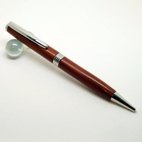 Streamline pen in Paduak