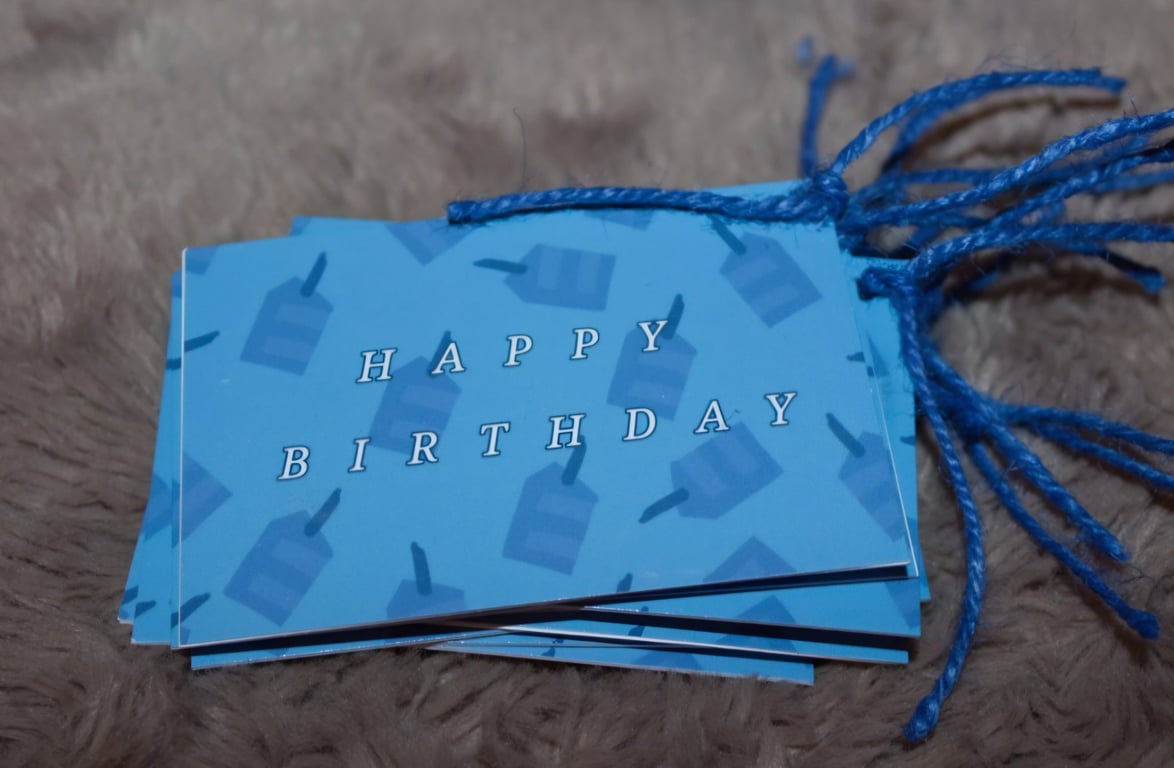 9 pack, piece of cake, bithday gift tags, blue